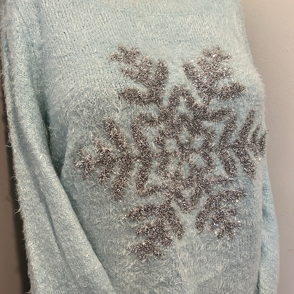 Sweater - Picture 2 of 3